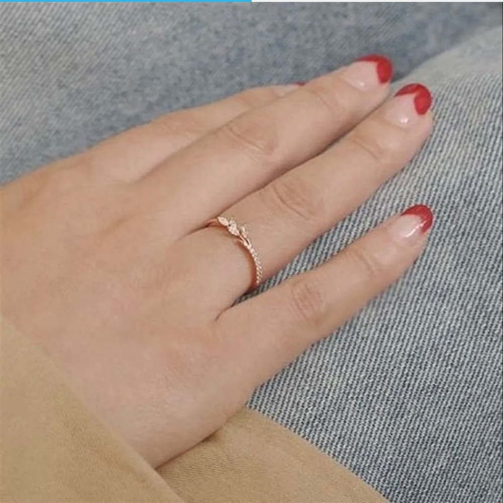 Glamorous Rose Gold Zircon Ring - Picture 6 of 8